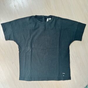 Kids Gray Label solid short sleeve tee, size 5-6 years